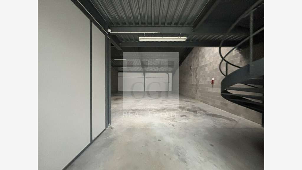 A louer locaux d'activité de 856m² à Dardilly
