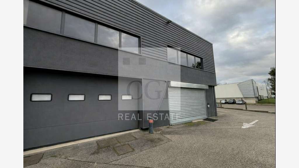 A louer locaux d'activité de 856m² à Dardilly