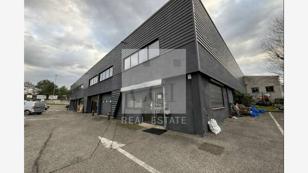 A louer locaux d'activité de 856m² à Dardilly