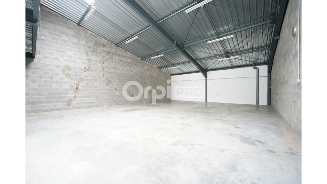 Local d'activité à louer 268m² à Dardilly