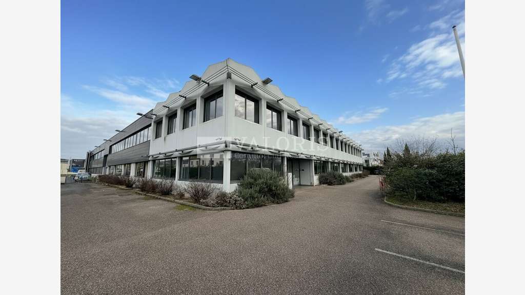 Bâtiment mixte 1854m² à louer à Dardilly