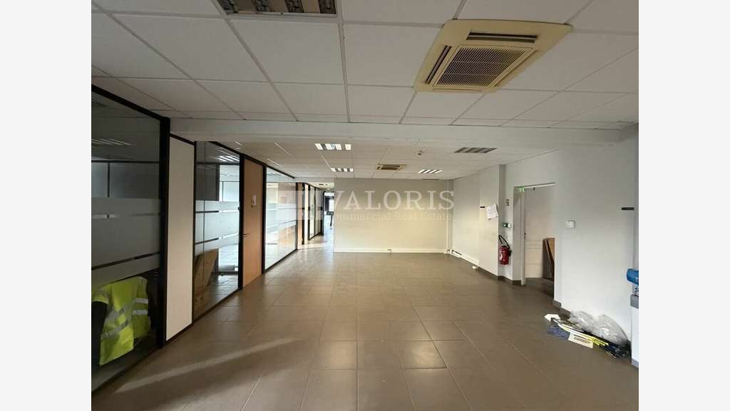 Bâtiment mixte 1854m² à louer à Dardilly
