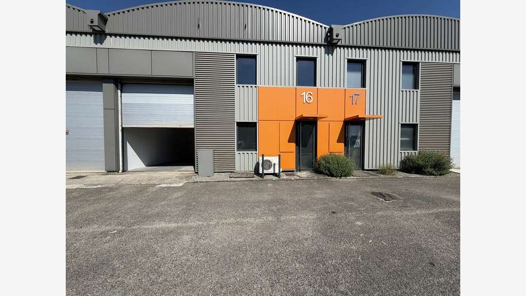 2 locaux de 206m² chacun à louer à Dardilly