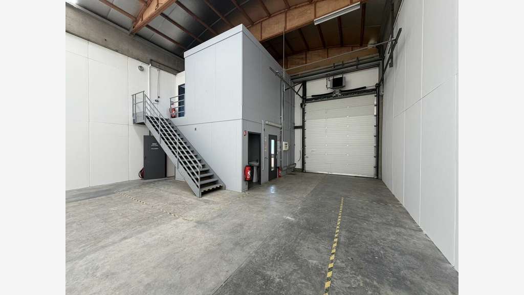 2 locaux de 206m² chacun à louer à Dardilly