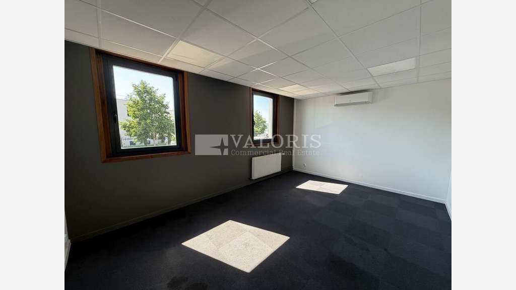 2 locaux de 206m² chacun à louer à Dardilly
