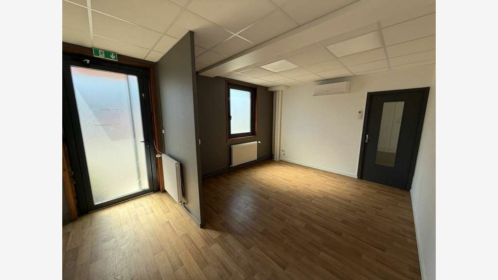 2 locaux de 206m² chacun à louer à Dardilly