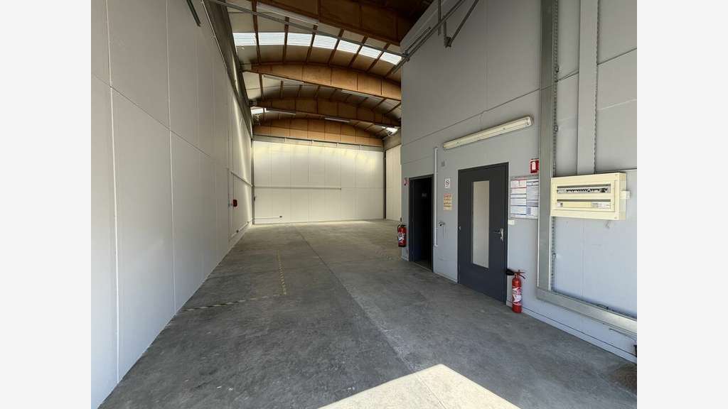 2 locaux de 206m² chacun à louer à Dardilly