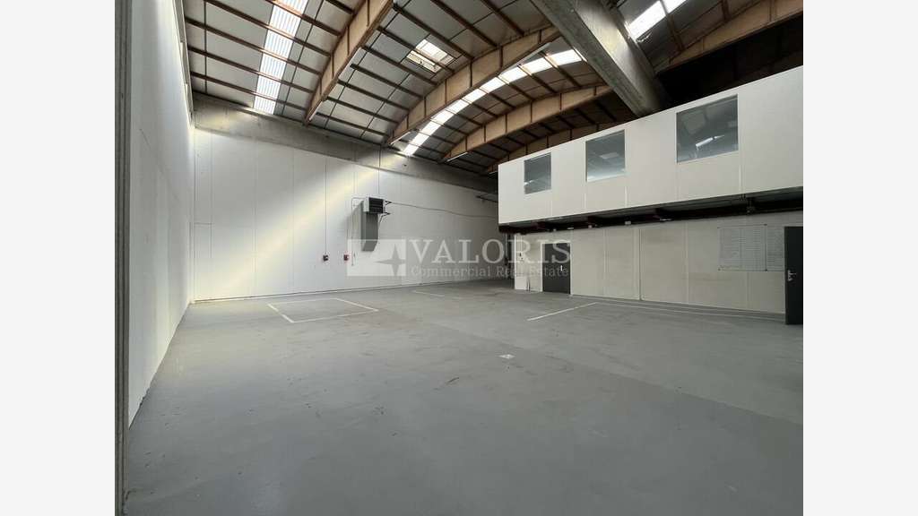 Locaux mixtes de 206 à 540m² à louer à Dardilly