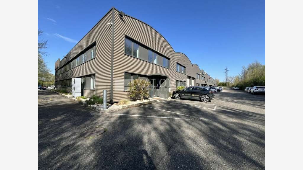 Locaux mixtes de 206 à 540m² à louer à Dardilly