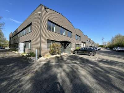 Locaux mixtes de 206 à 540m² à louer à Dardilly