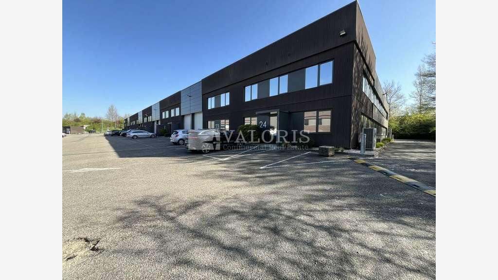 Locaux mixtes de 206 à 540m² à louer à Dardilly