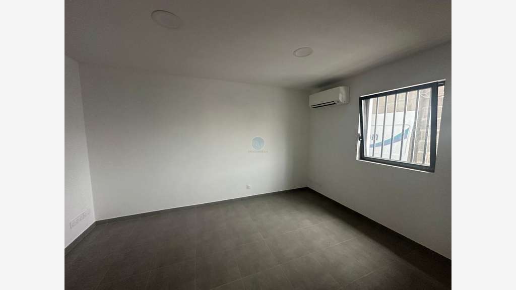 A louer bâtiment d'activité de 350m² à Darvoy