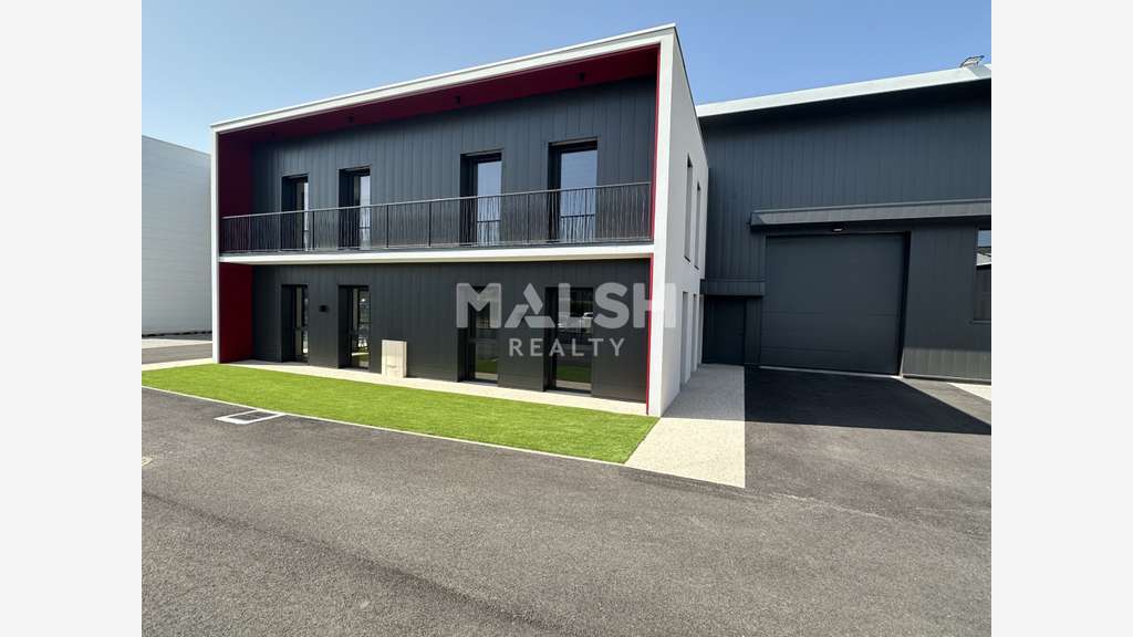 Local neuf 370m² à louer à Décines-Charpieu