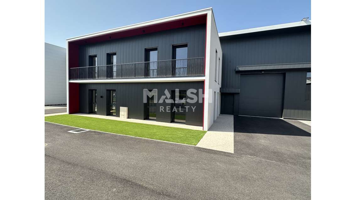 Local neuf 370m² à louer à Décines-Charpieu