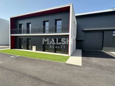 Local neuf 370m² à louer à Décines-Charpieu