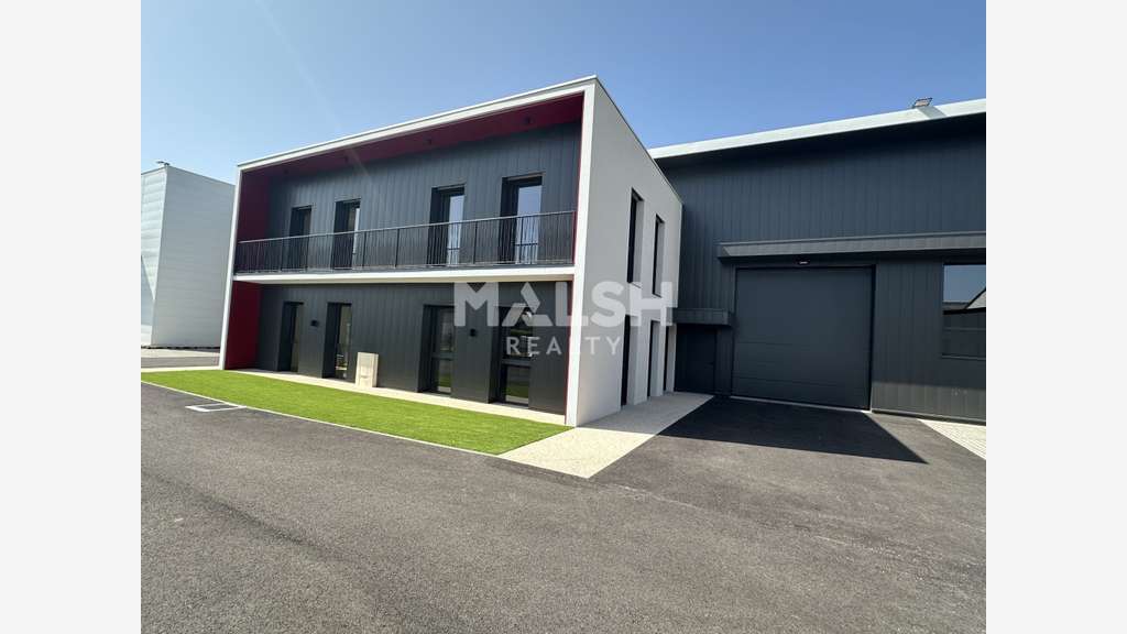 Local neuf 370m² à louer à Décines-Charpieu