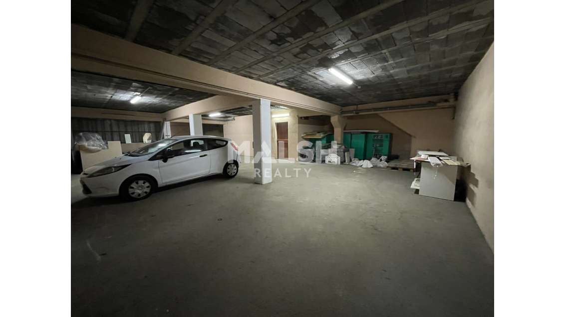 Local d'activité à louer 200m² à Décines-Charpieu