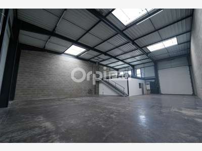 Local d'activité 319m² à louer à Décines-Charpieu