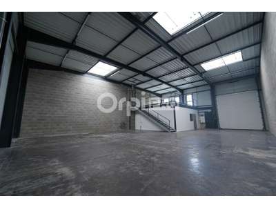 Location Locaux d'activités - Entrepôts à Décines-Charpieu