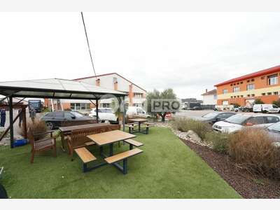 Bureaux 274m² à louer à Décines-Charpieu