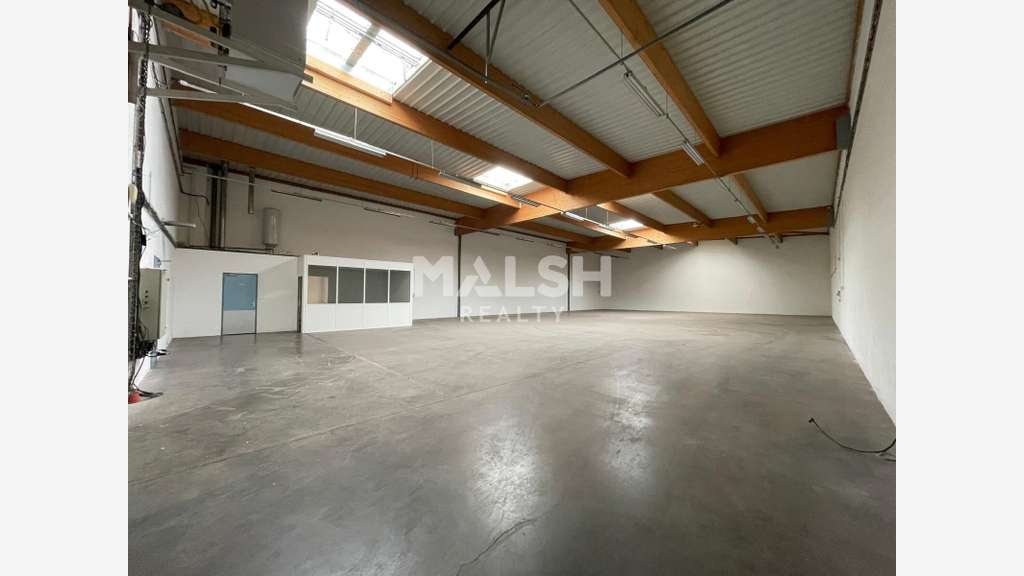 A louer local d'activités 645m² à Décines Charpieu