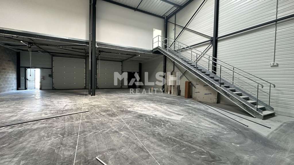 Locaux neufs 2217m² à louer à Décines-Charpieu