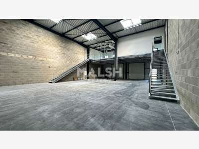 Locaux neufs 2217m² à louer à Décines-Charpieu