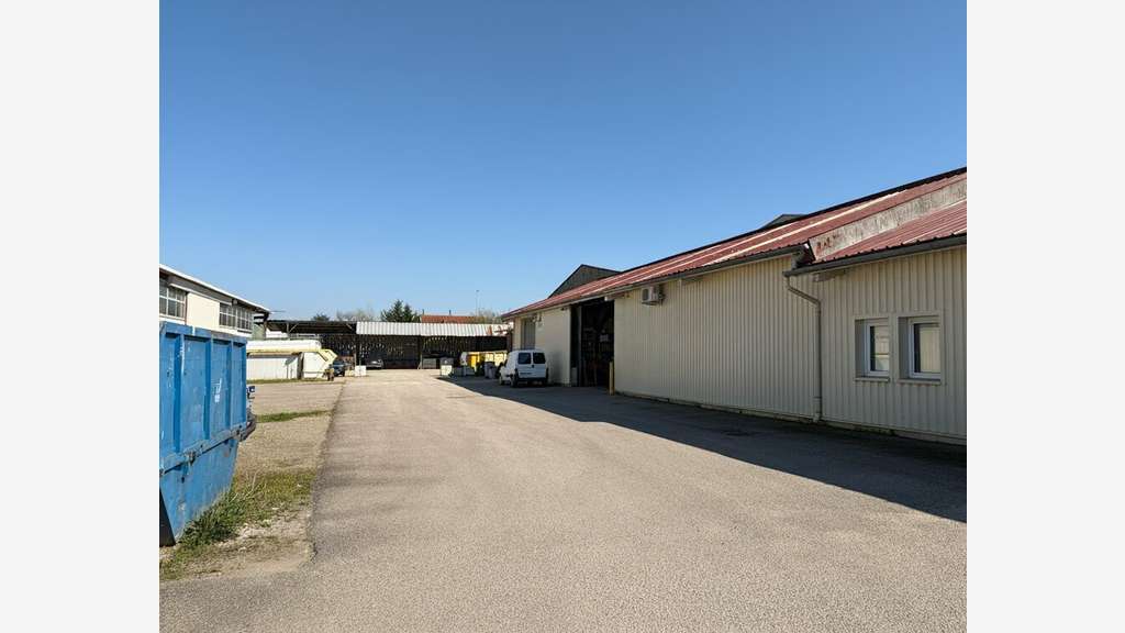 Local d'activité ZI La Soie à Décines-Charpieu