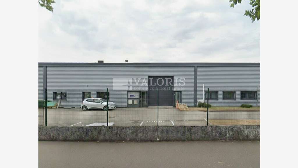 Local 200m² à Décines-Charpieu Av Roosevelt 