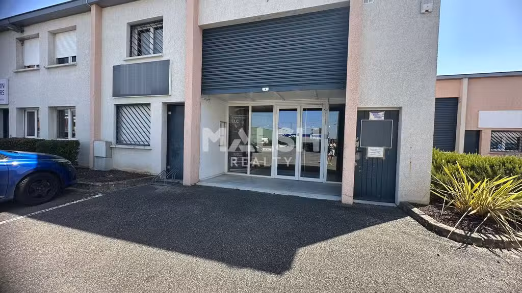 A louer local d'activités 394m² à Decines Charpieu