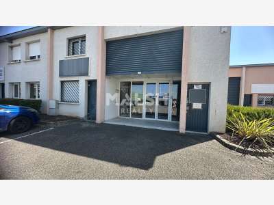 A louer local d'activités 394m² à Decines Charpieu