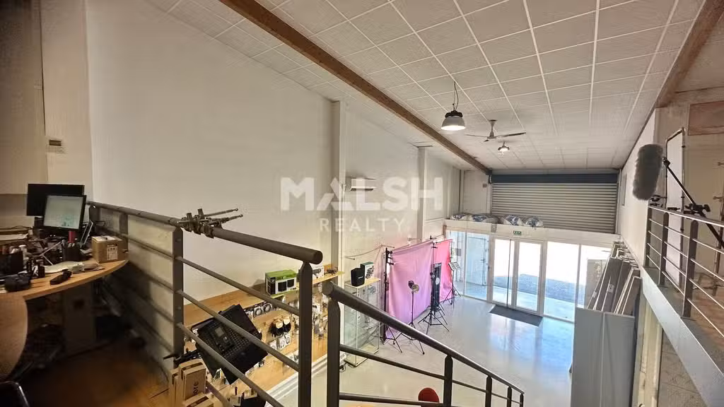 A louer local d'activités 394m² à Decines Charpieu