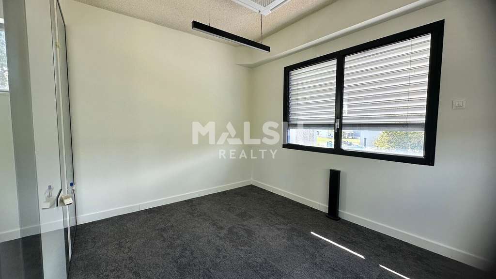 Bâtiment mixte indépendant Activités &amp; Bureaux
