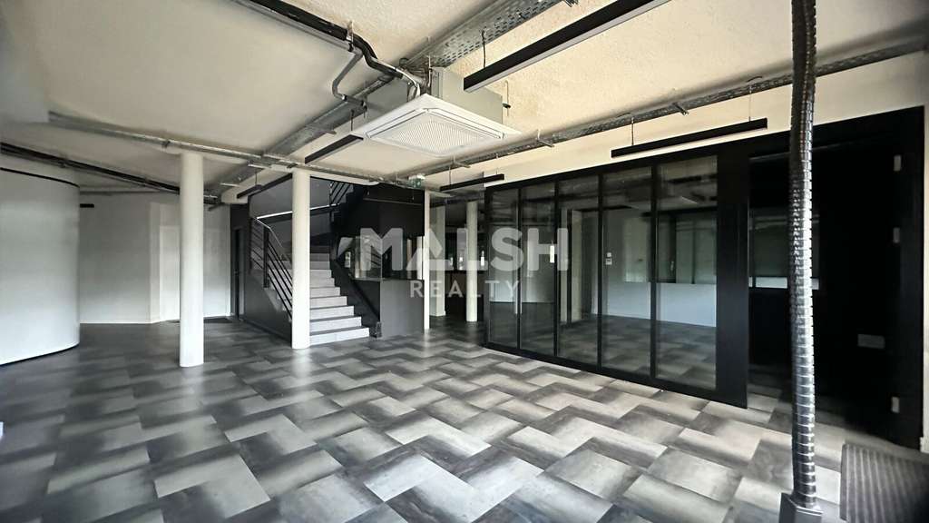 Bâtiment mixte indépendant Activités &amp; Bureaux