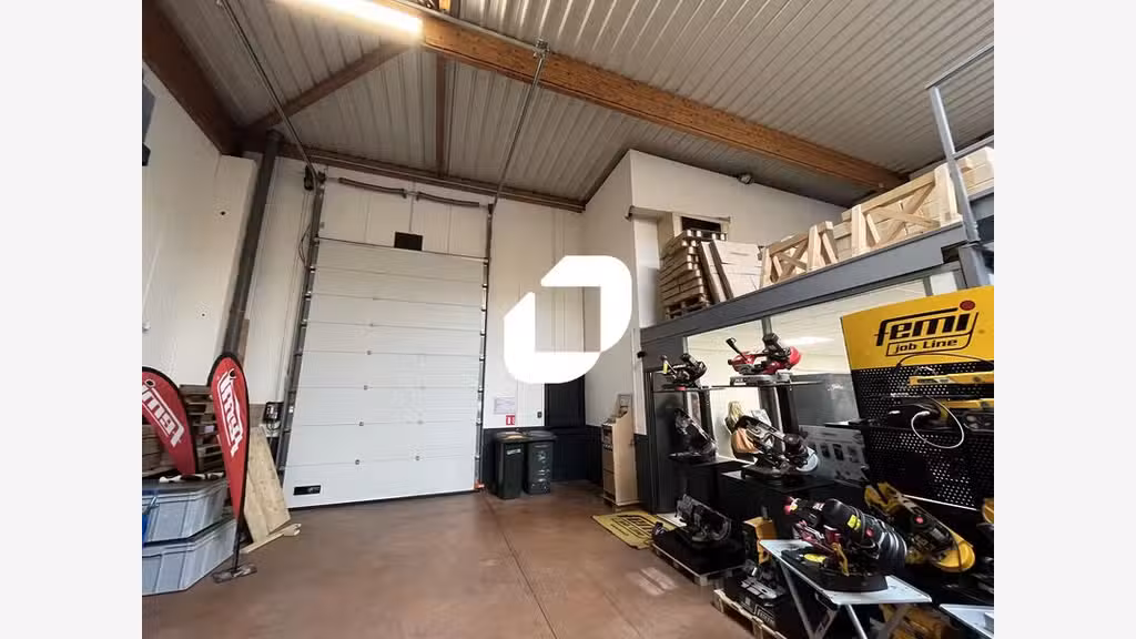 A louer Local d'activité 797m² Decines charpieu