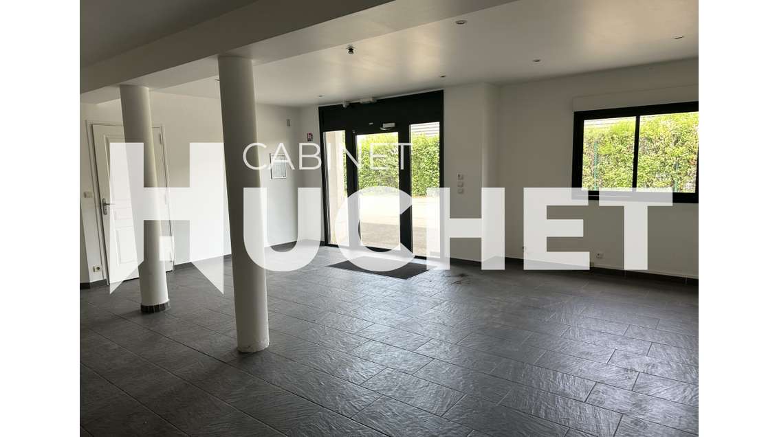 14. A louer local avec grande partie bureaux en R+