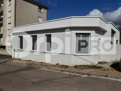 A louer entrepôt et bureaux à Désertines