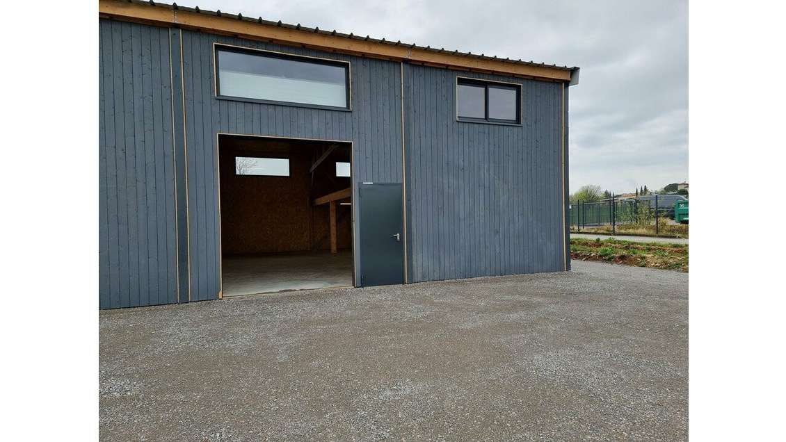 Local d'activité 300 m² à louer à Die (26)