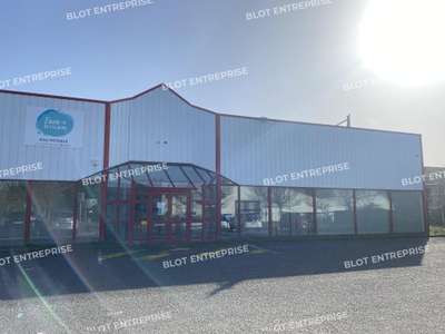 Location Locaux d'activités - Entrepôts à Dinan