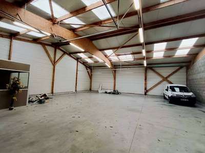 Location Locaux d'activités - Entrepôts à Dinan