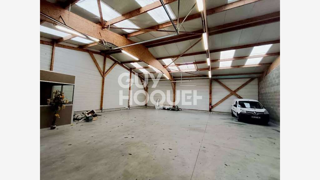 Location entrepôt 200m² avec bureau ZA Taden
