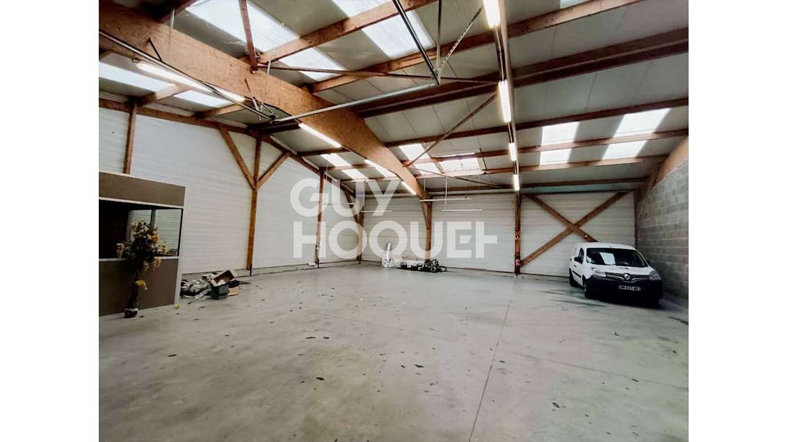 Location entrepôt 200m² avec bureau ZA Taden