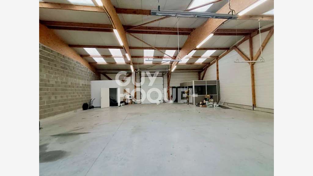 Location entrepôt 200m² avec bureau ZA Taden