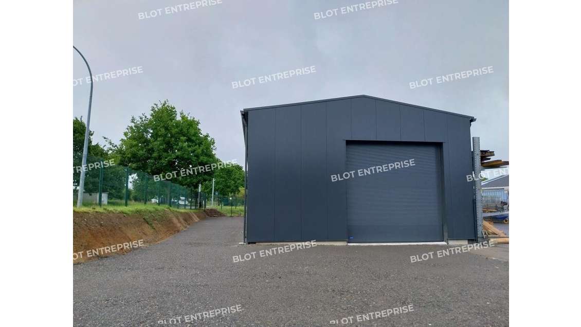 A LOUER - LOCAL D'ACTIVITES - DINARD - 214 m²