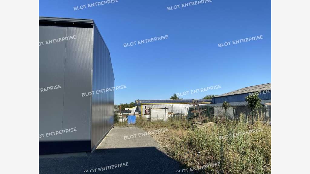 A louer local d'activités de 226m² en ZA de Dinard
