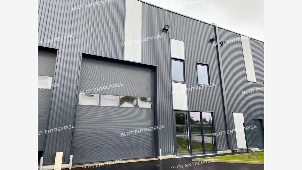 A louer locaux d'activités 125m² en ZA de Dinard