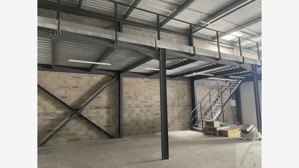 A louer locaux d'activités neufs 133m² à Domène