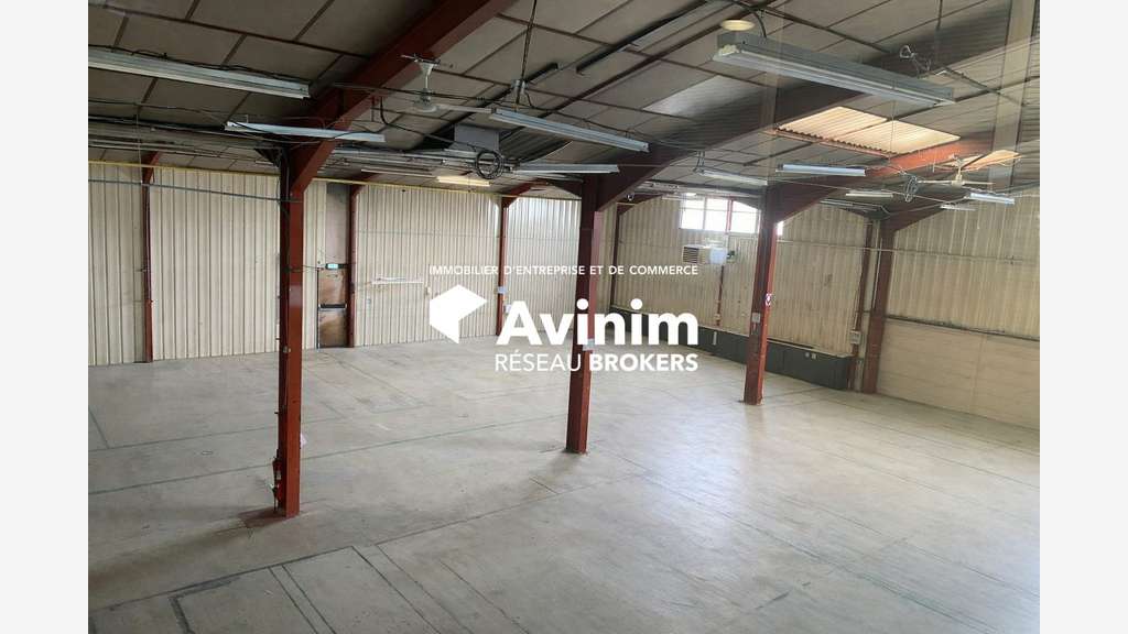 A louer local d'activité mixte sur 3000m² à Domène