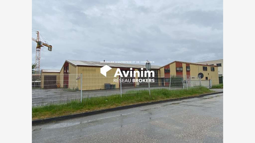 A louer local d'activité mixte sur 3000m² à Domène