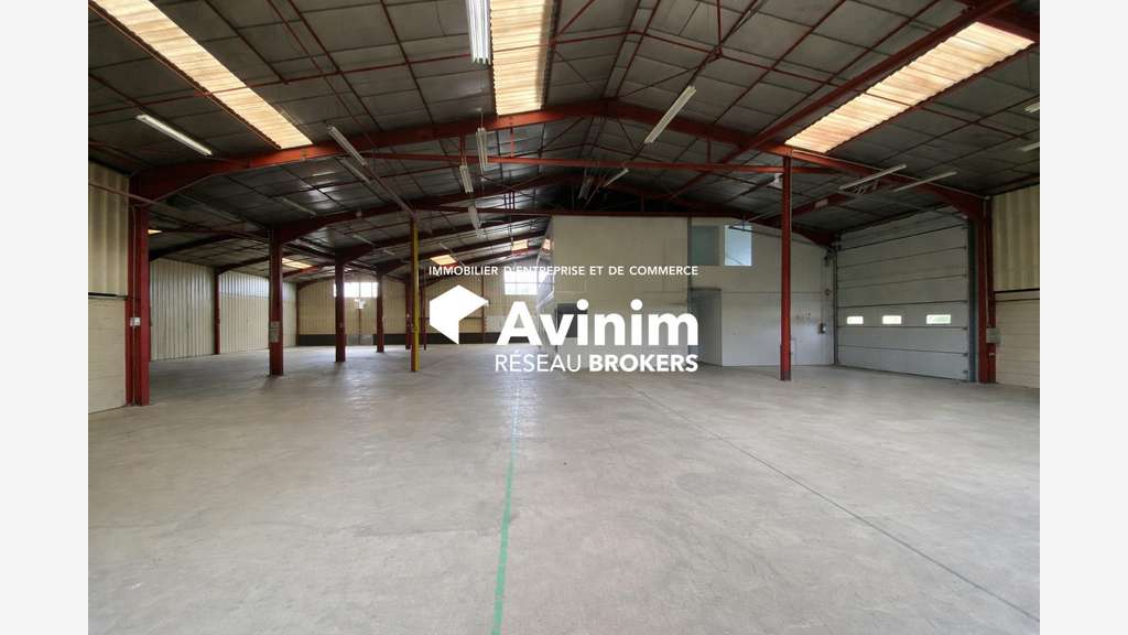 A louer local d'activité mixte sur 3000m² à Domène